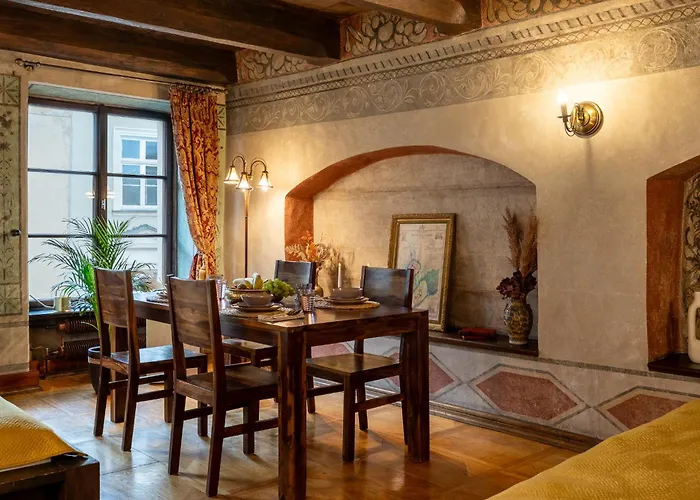 500 Year House - Krakow Old Town - Historic s By Staymoovers